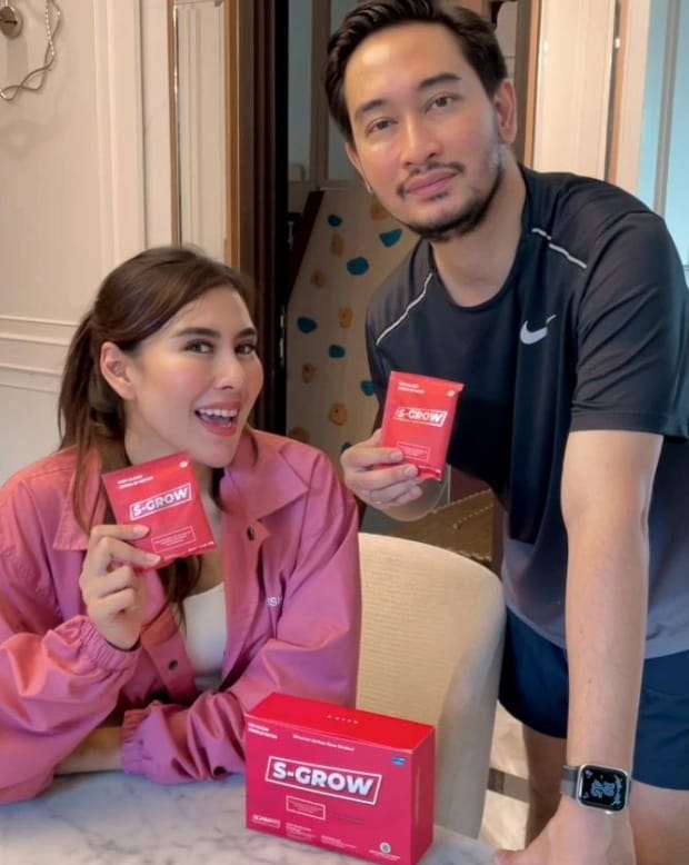 Pasangan selebriti Syahnaz Sadiqah dan Jeje Govinda kini merekomendasikan S-Grow, susu peninggi badan