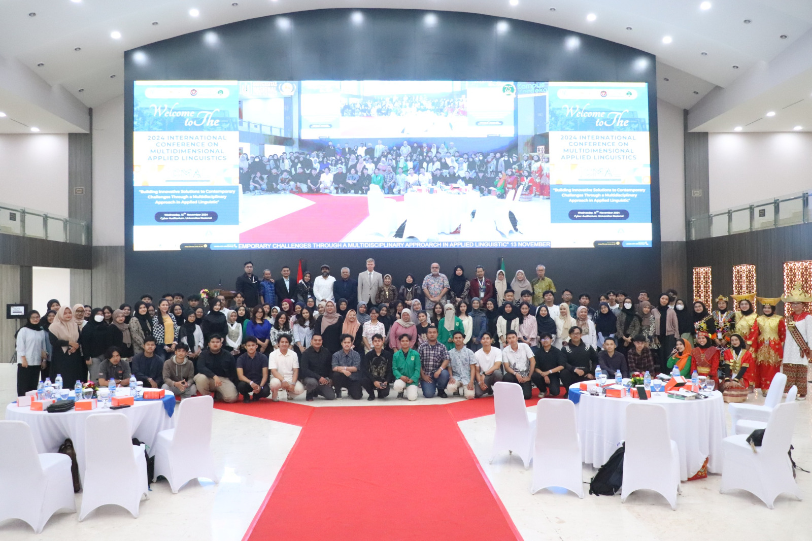 Kegiatan International Conference on Multidimensional Applied Linguistics 2024 (ICMAL) di Auditorium Cyber UNAS.