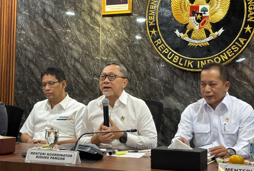 Porno qizlar yigitlarni olib ketishadi