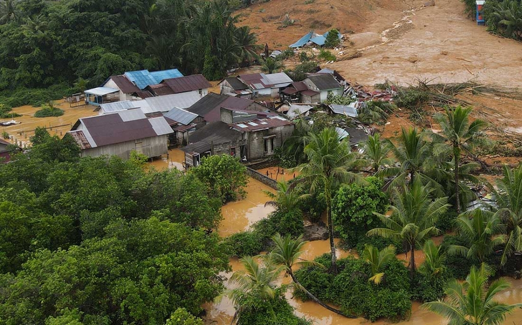 Foto udara bencana tanah longsor di Kecamatan Serasan, Kabupaten Natuna.