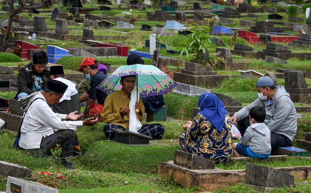 TPU Karet Ramai Dikunjungi Peziarah Jelang Ramadhan