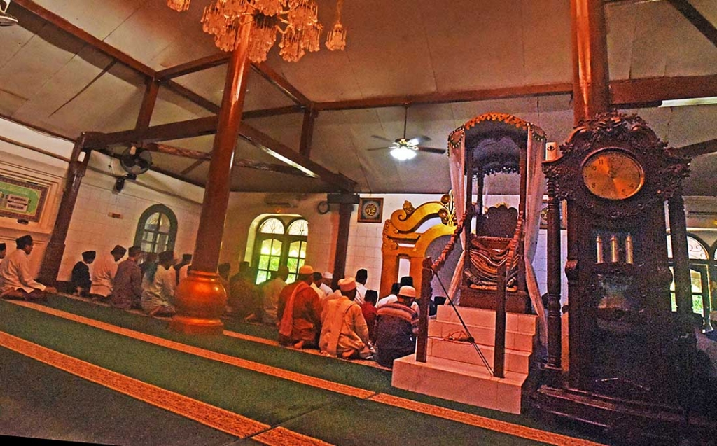 Masjid Peninggalan Sultan Maulana Yusuf yang Dibangun Tahun 1552 Masehi di Kota Serang