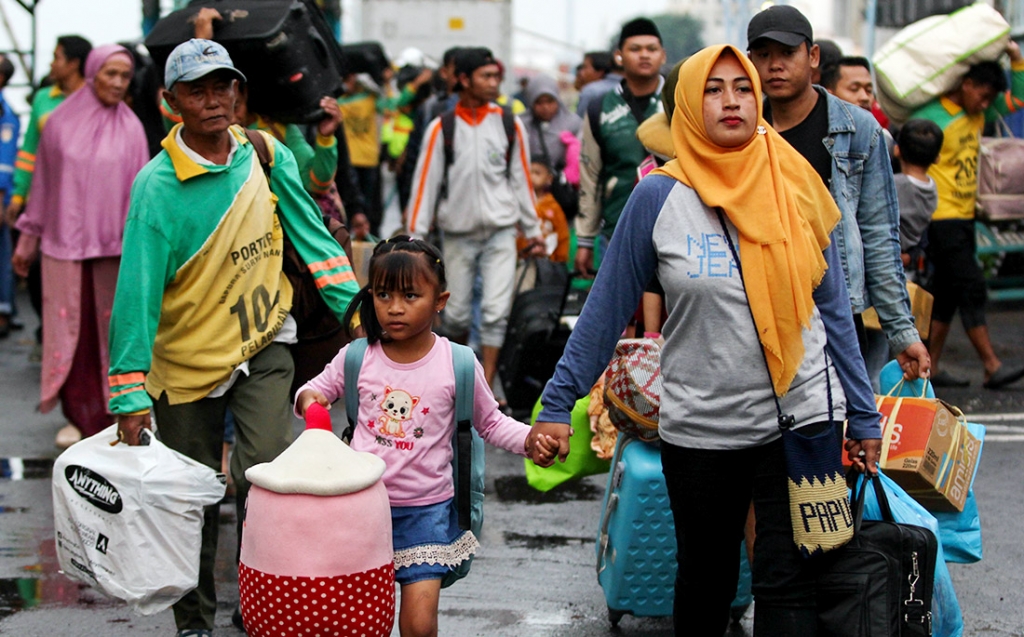 H-11 Lebaran 1.153 Pemudik Tiba di Pelabuhan Tanjung Perak Surabaya