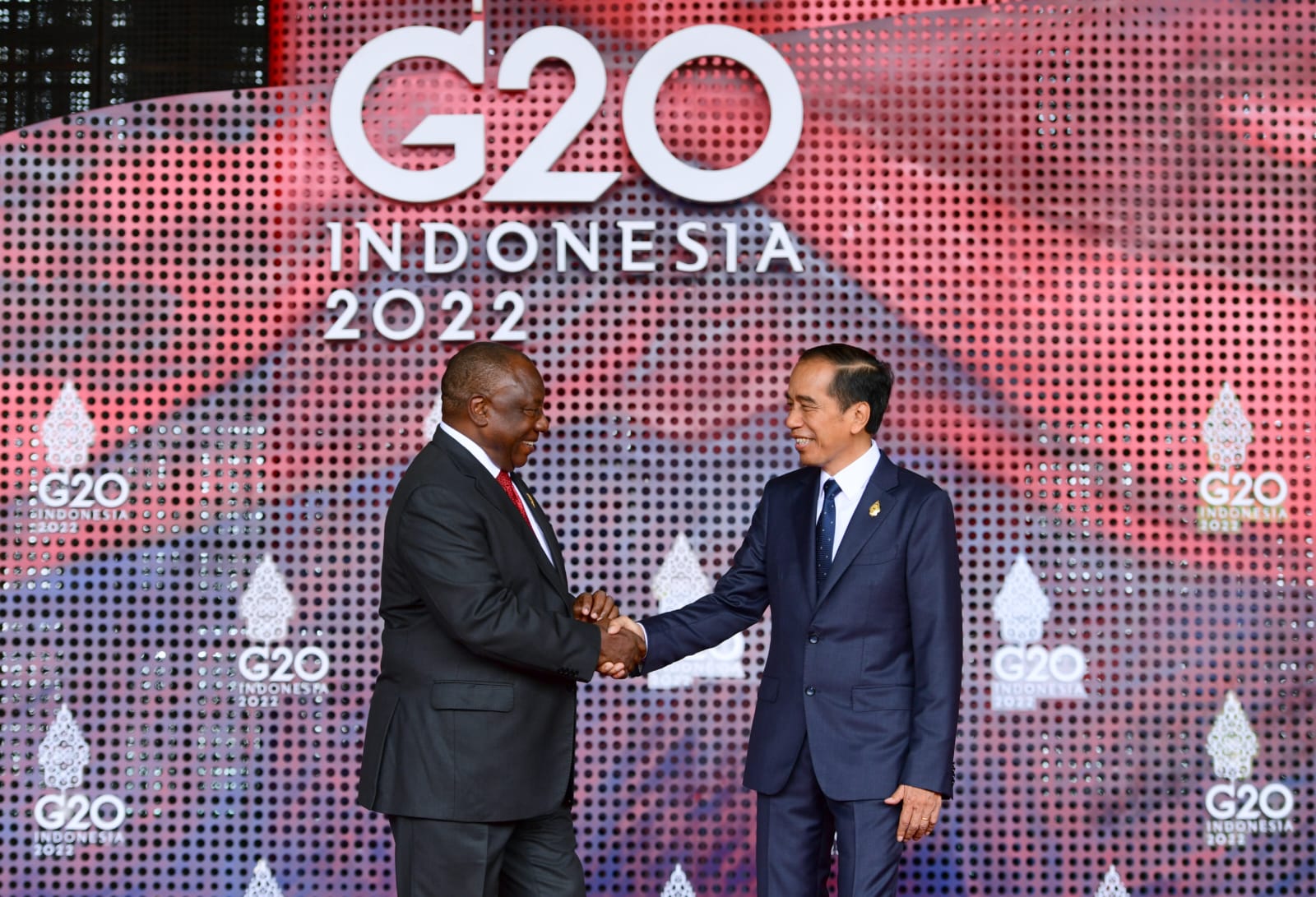 KTT G20 Dimulai, Presiden Jokowi Sambut Para Pemimpin G20 di Apurva Kempinski Bali