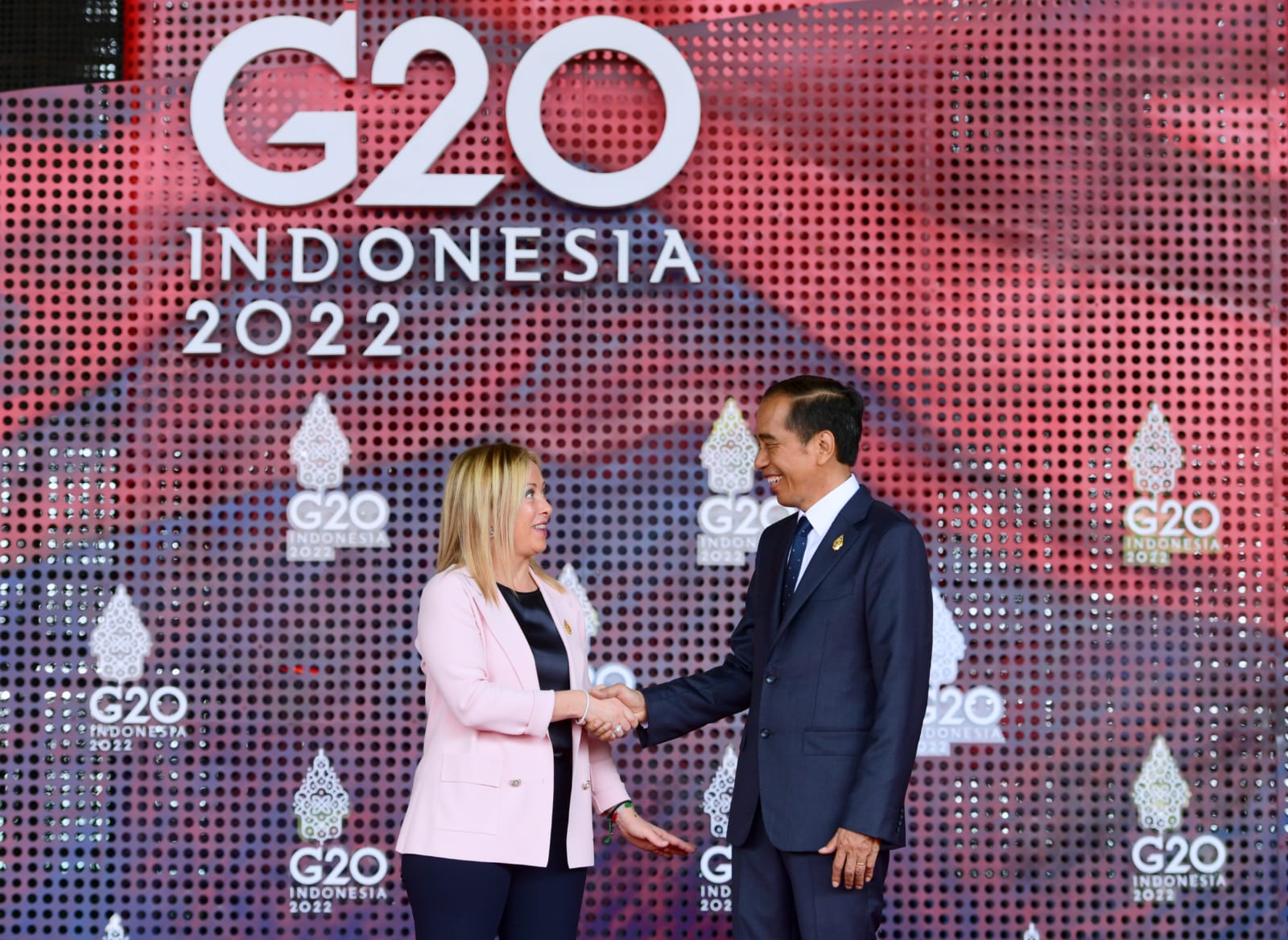 KTT G20 Dimulai, Presiden Jokowi Sambut Para Pemimpin G20 di Apurva Kempinski Bali