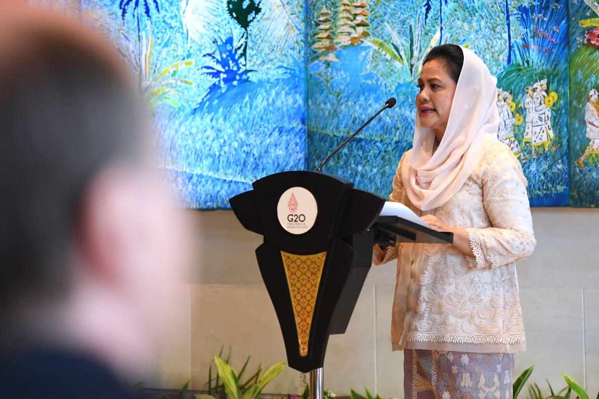 Ibu Iriana Ajak Para Pendamping Pemimpin G20 Melihat Kearifan Lokal Indonesia