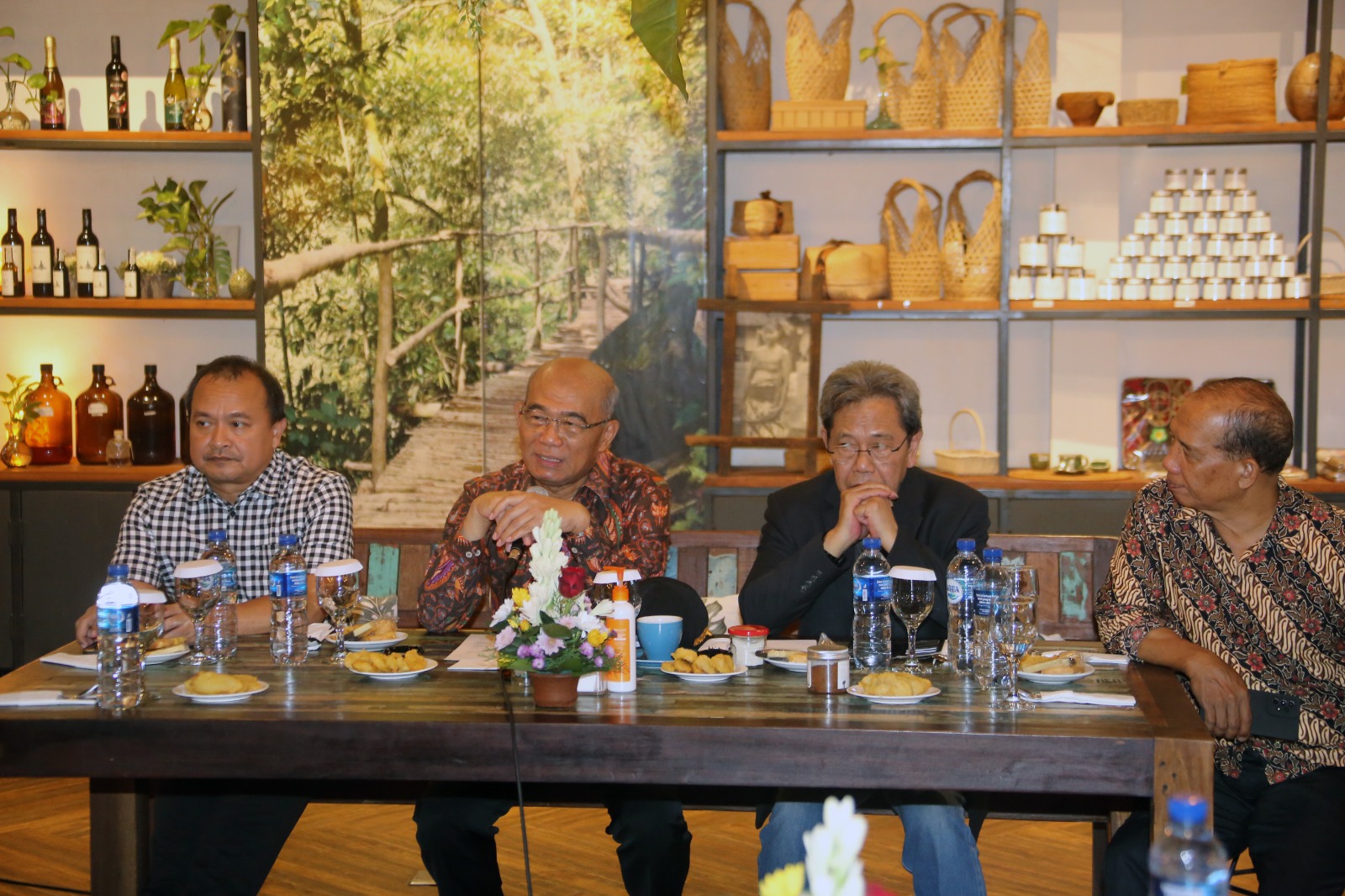Persiapan ASEAN Socio Cultural Community 2023, Menko PMK Berdialog Dengan Wartawan, Budayawan hingga Influencer