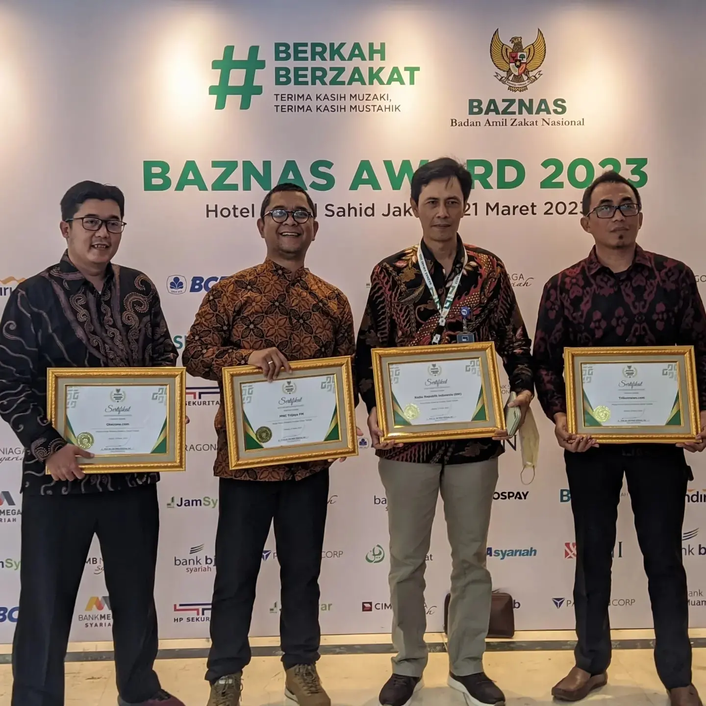 Radio Trijaya FM Raih Penghargaan Media Radio Pewarta Gerakan Zakat Terbaik