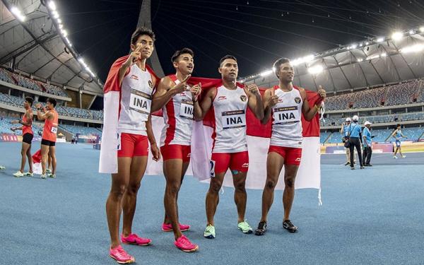 Pelari Estafet Putra Indonesia Raih Medali Emas SEA Games 2023