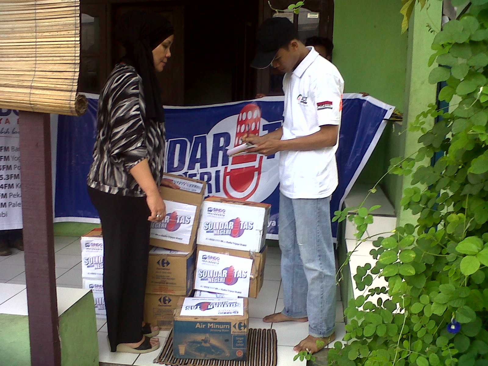 Korban Banjir di Pesing Garden Kedoya Utara