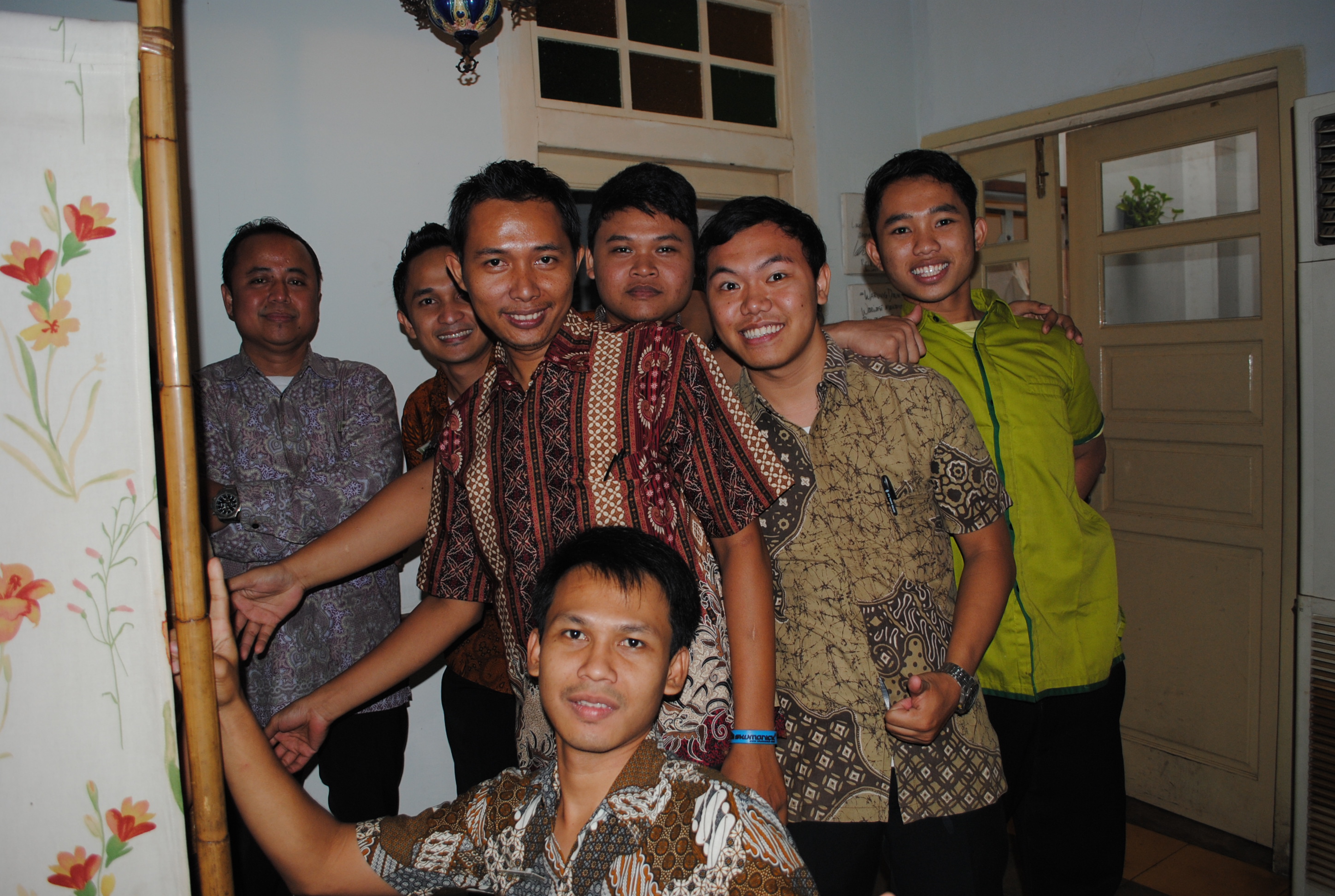 crew Warung Daun Cikini